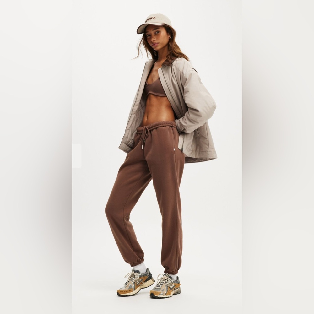 Cotton On BODY Plush Fawn Brown Essential Gym Sweatpant